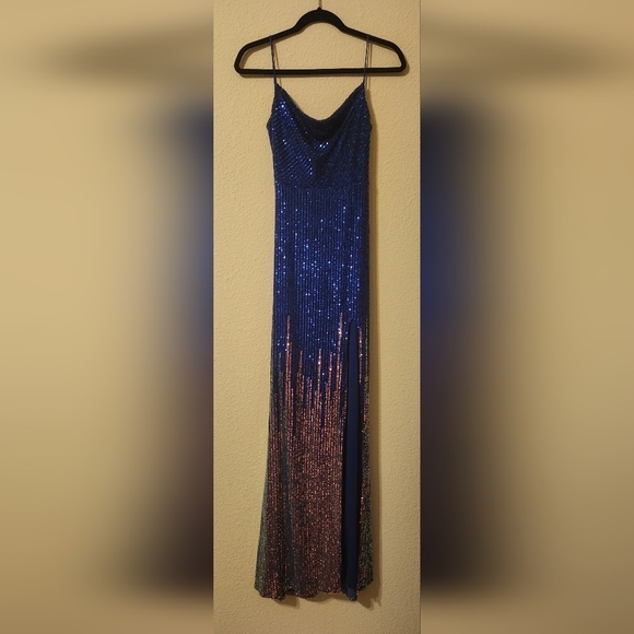 City Vibe Sequined Dress - Picture 4 of 14